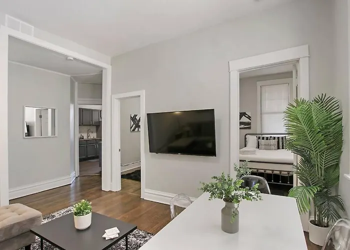 Apartment Enchanting 2-bedroom In - Clark 4