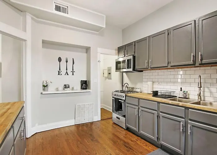 Apartment Enchanting 2-bedroom In - Clark 4 Chicago