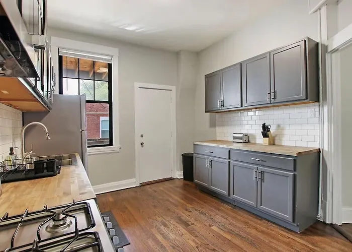 Enchanting 2-bedroom In - Clark 4 Apartment